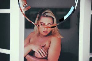 Nahya free sex ads in Creve Coeur MO